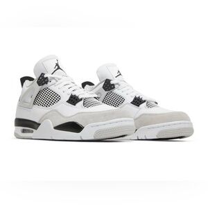 Air Jordan 4 authentic Military Black slightly used in good condition.